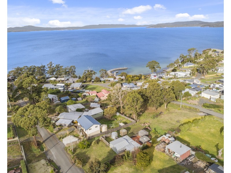 14 Broom Street, Primrose Sands TAS 7173