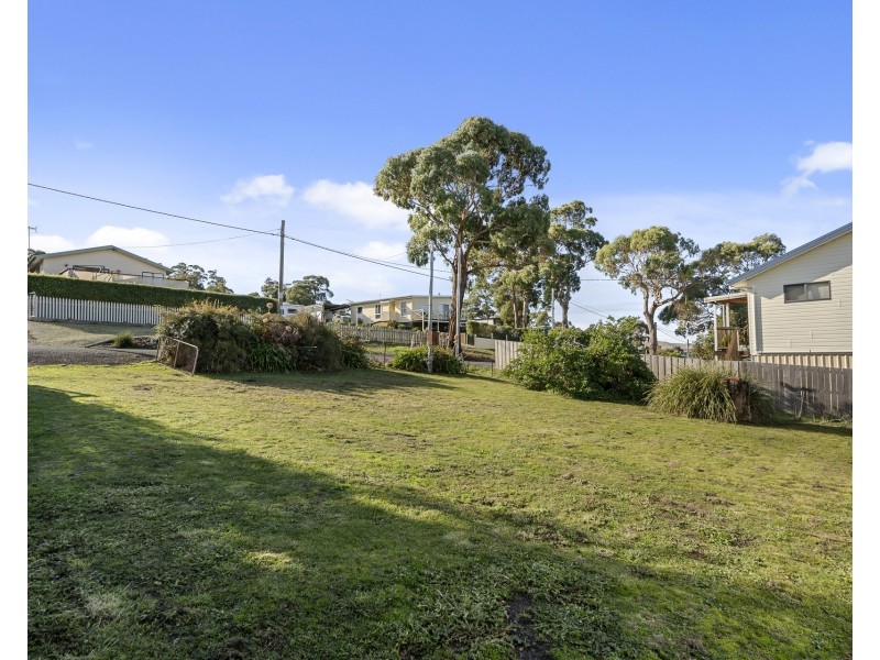 14 Broom Street, Primrose Sands TAS 7173