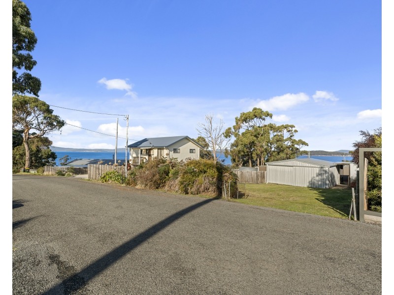 14 Broom Street, Primrose Sands TAS 7173