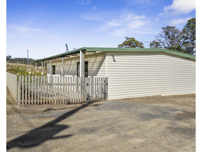 16 Jones Road, Premaydena TAS 7185