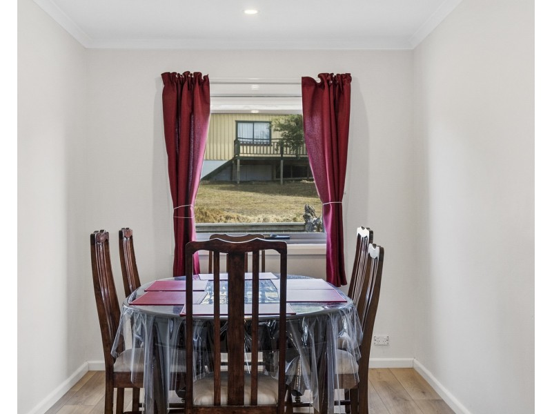 6 Sloping Main Drive, Sloping Main TAS 7186