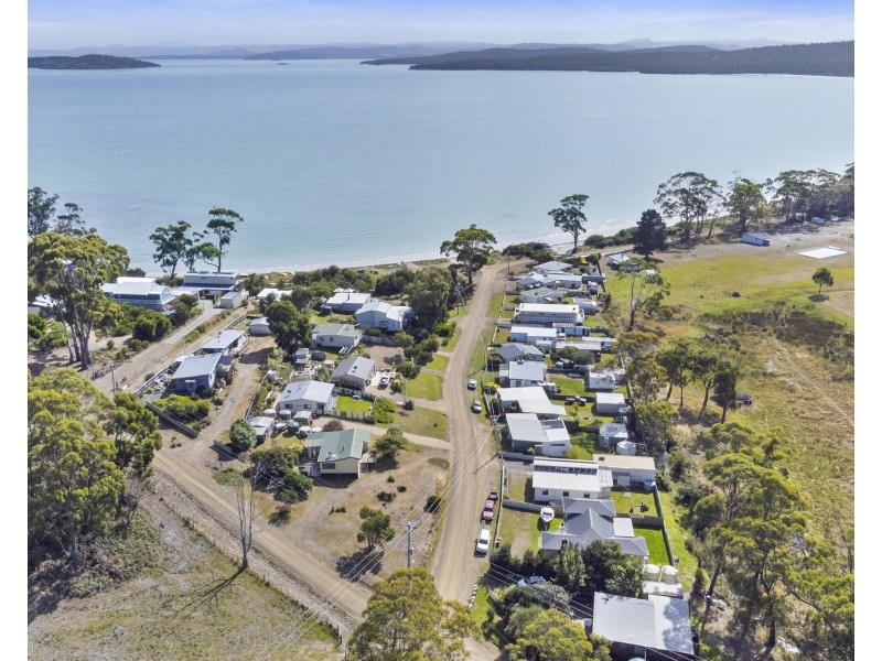 6 Sloping Main Drive, Sloping Main TAS 7186