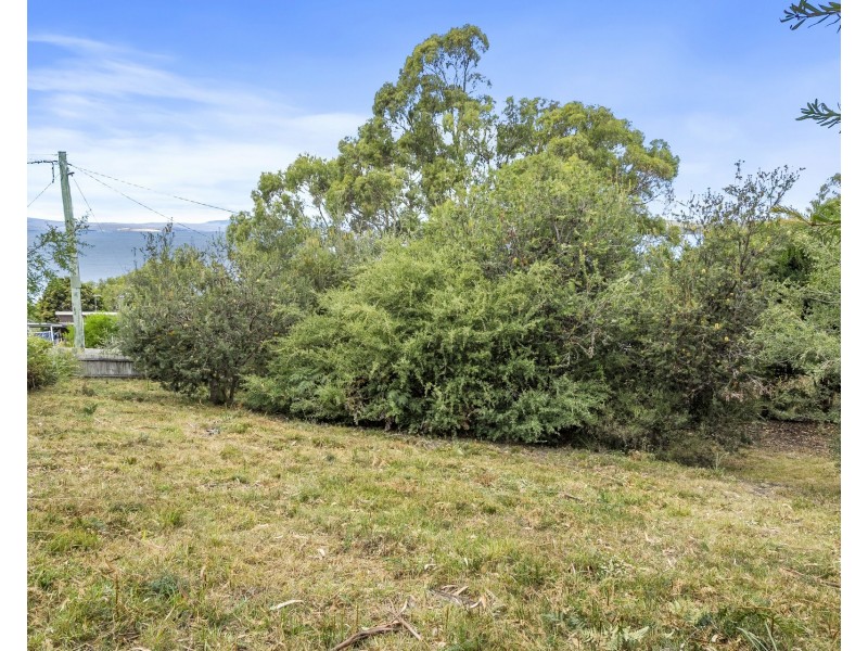 7 and 9 Susans Bay Road, Primrose Sands TAS 7173