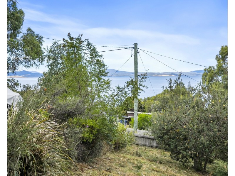 7 and 9 Susans Bay Road, Primrose Sands TAS 7173