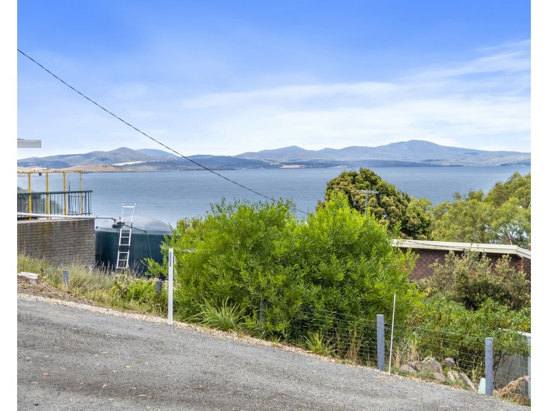 7 and 9 Susans Bay Road, Primrose Sands TAS 7173