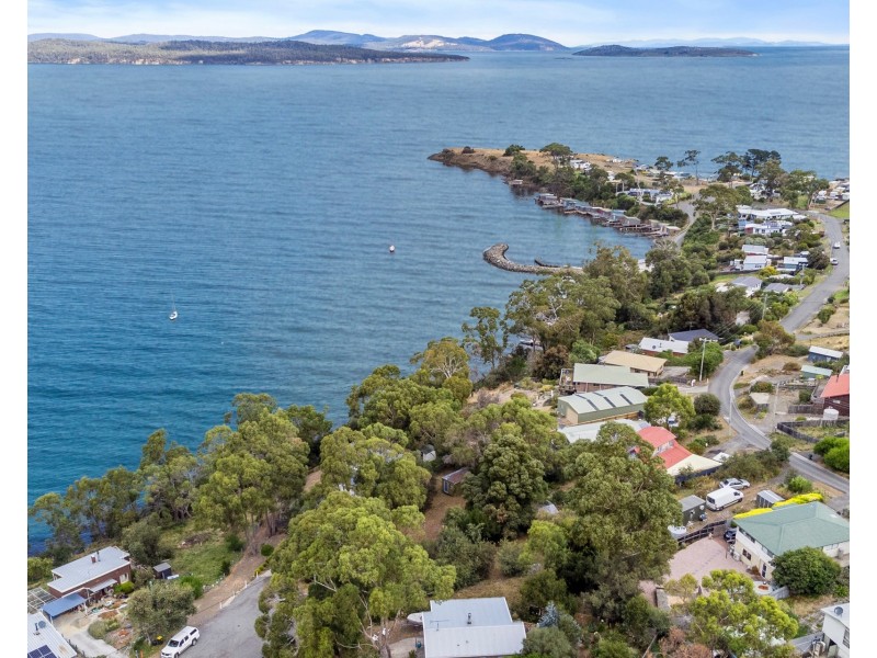 7 and 9 Susans Bay Road, Primrose Sands TAS 7173