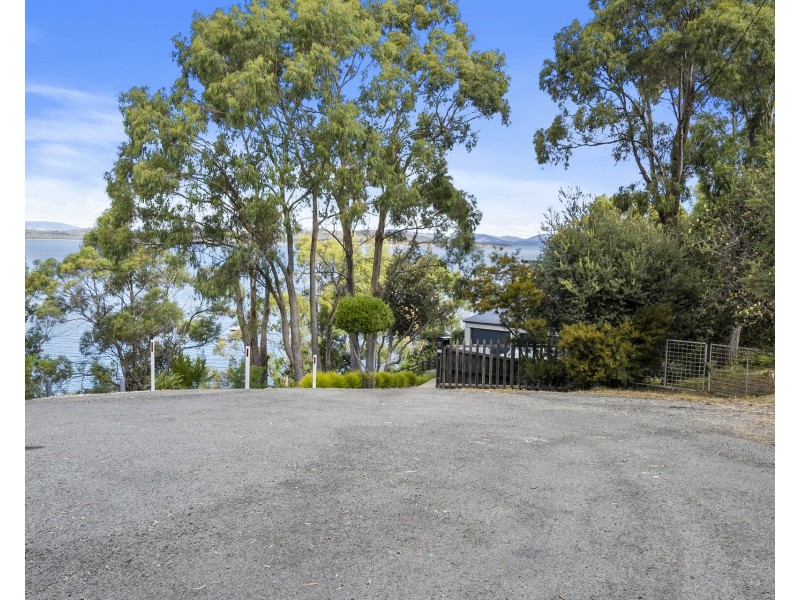 7 and 9 Susans Bay Road, Primrose Sands TAS 7173