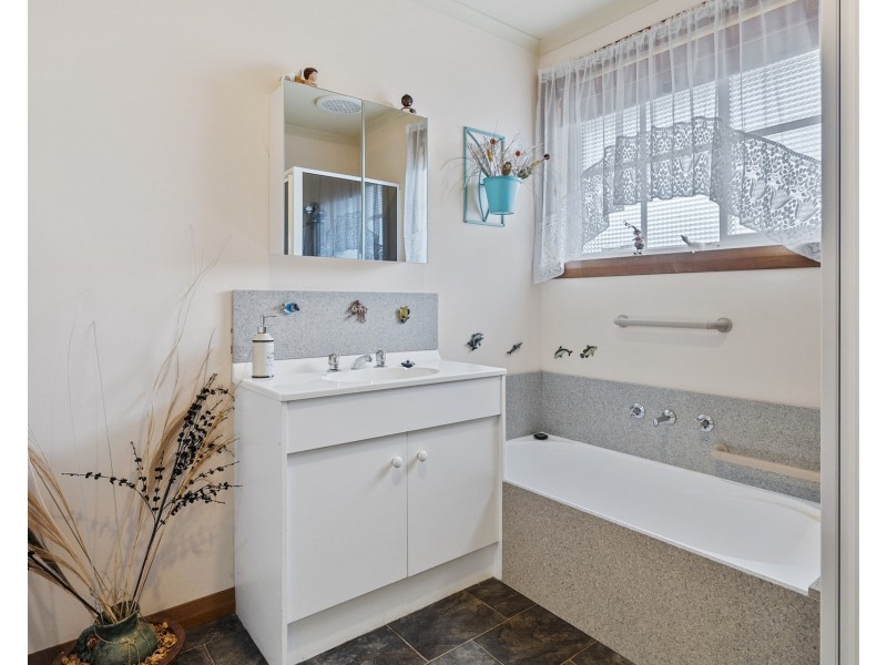 8 Signal Hill Road, Dodges Ferry TAS 7173