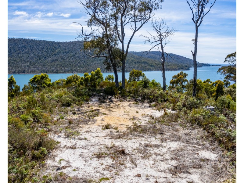 5531 Arthur Highway, Eaglehawk Neck TAS 7179