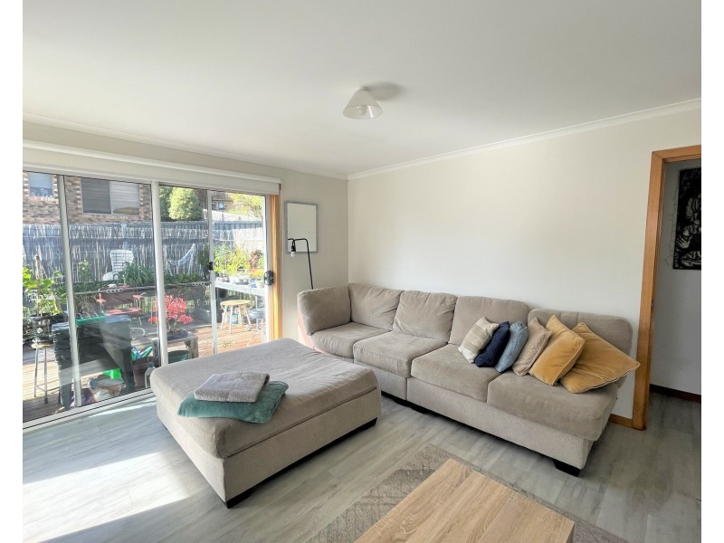 2/27 Cuthbertson Place, Lenah Valley TAS 7008