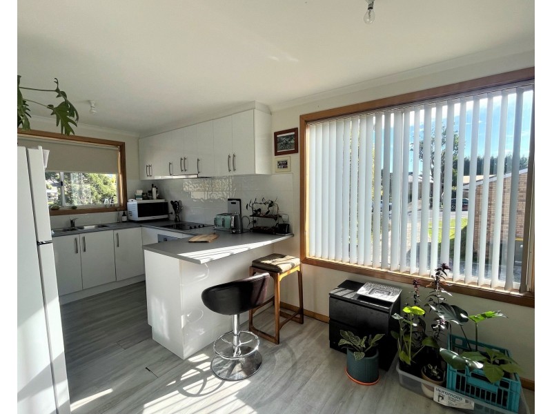 2/27 Cuthbertson Place, Lenah Valley TAS 7008