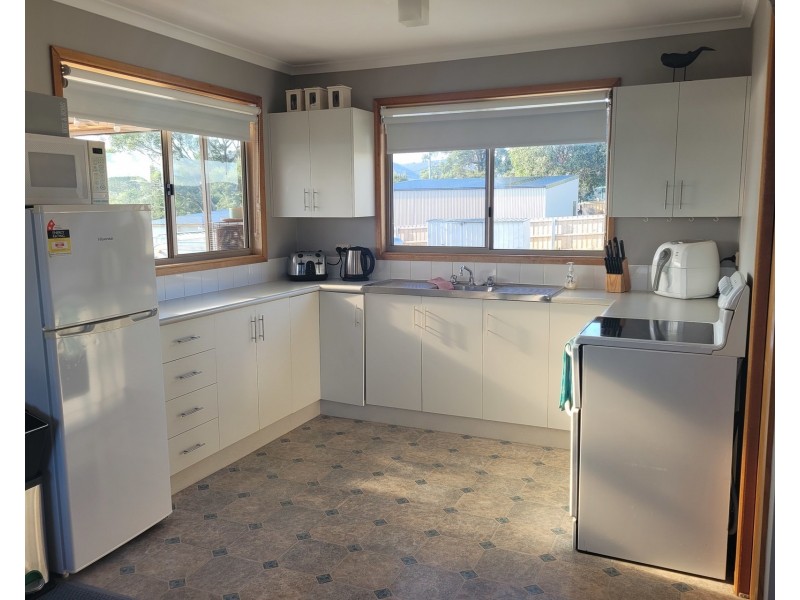 25 Wedge Avenue, White Beach TAS 7184