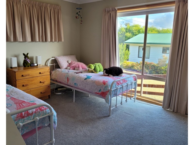 25 Wedge Avenue, White Beach TAS 7184