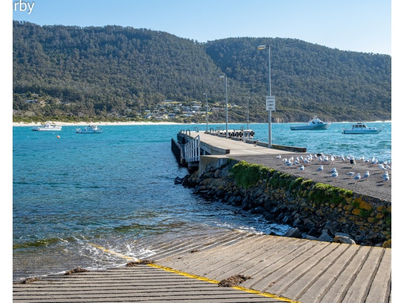 5219 Arthur Highway, Eaglehawk Neck TAS 7179