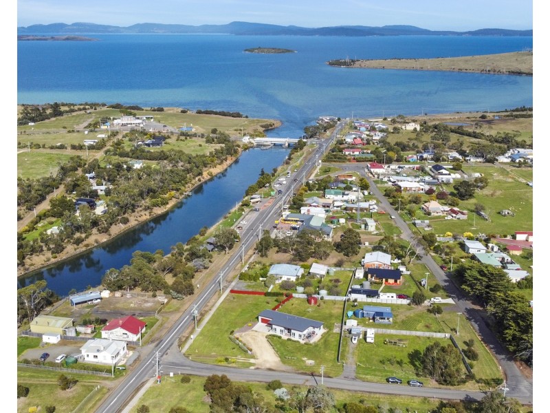 154 Arthur Highway, Dunalley TAS 7177