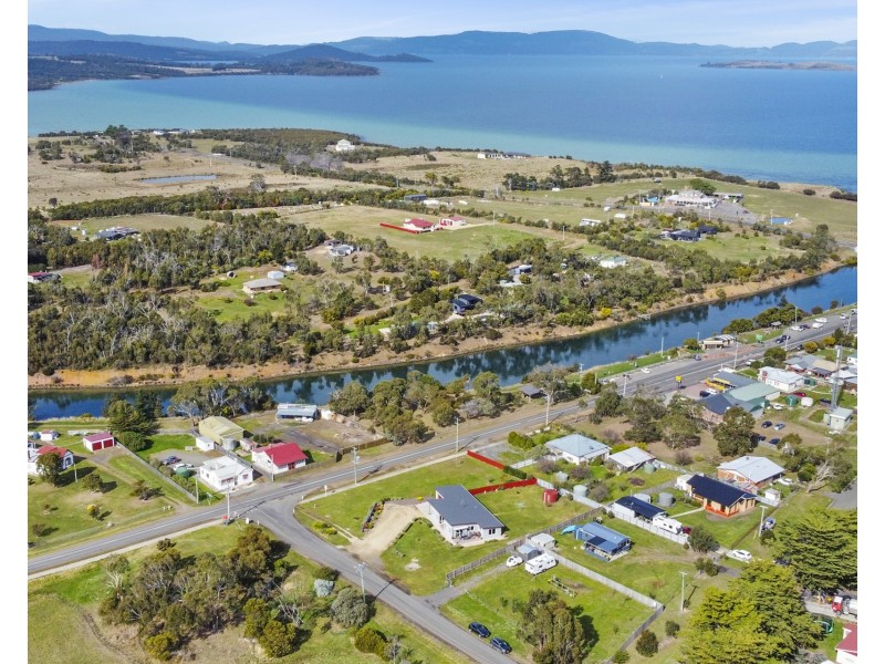 154 Arthur Highway, Dunalley TAS 7177