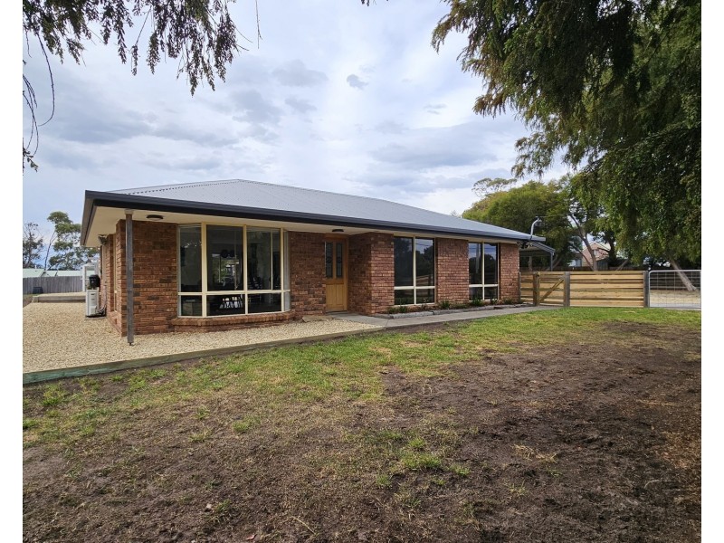 2 Riviera Drive, Carlton TAS 7173