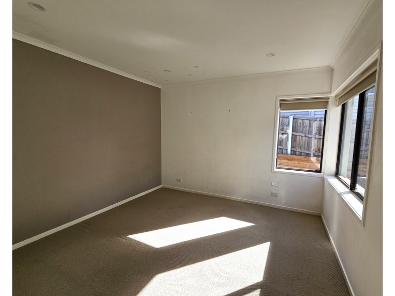 1 Bartlett Place, Lindisfarne TAS 7015