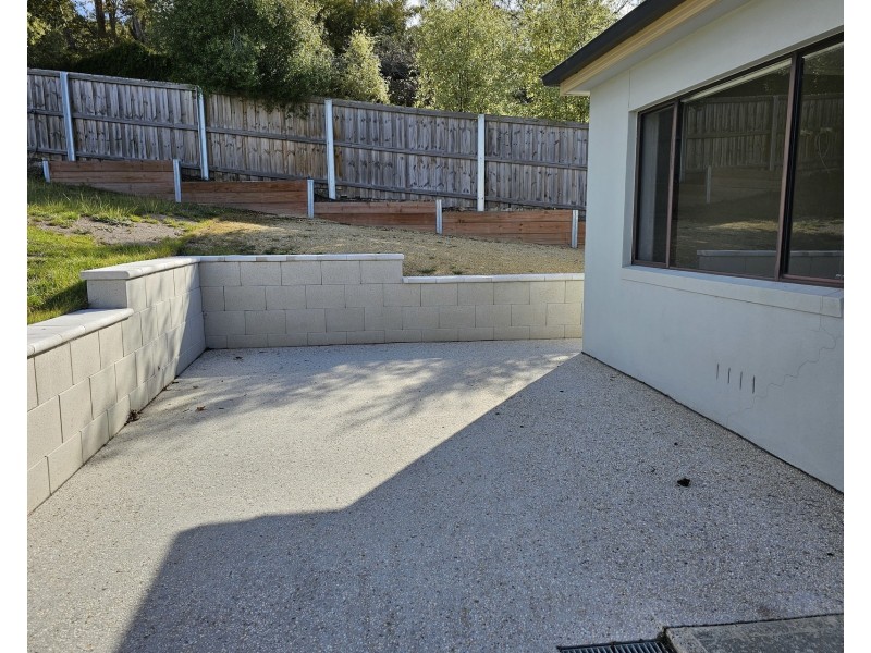 1 Bartlett Place, Lindisfarne TAS 7015