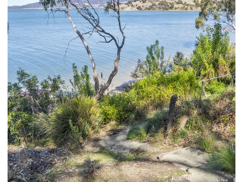 559 Shark Point Road, Penna TAS 7171