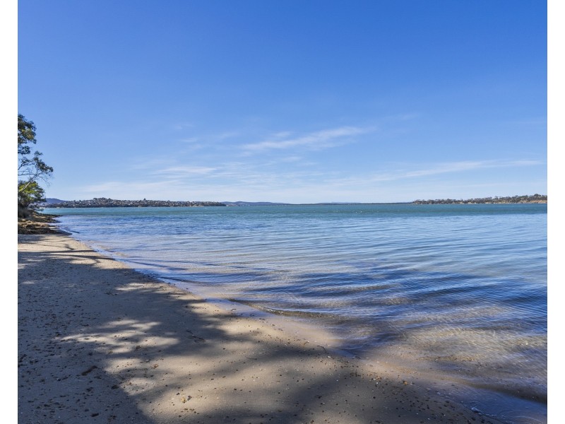 559 Shark Point Road, Penna TAS 7171