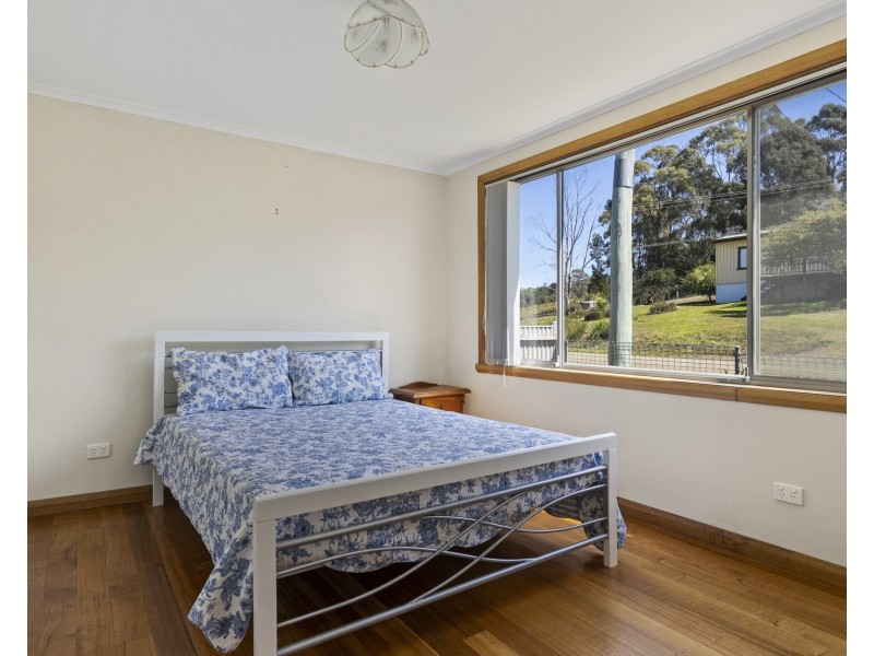 8 Sloping Main Drive, Sloping Main TAS 7186