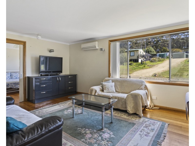 8 Sloping Main Drive, Sloping Main TAS 7186