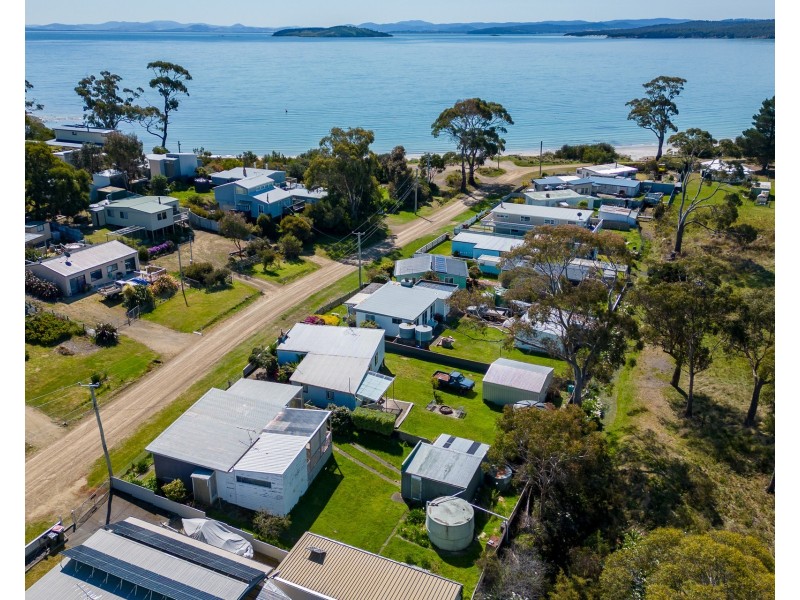 8 Sloping Main Drive, Sloping Main TAS 7186