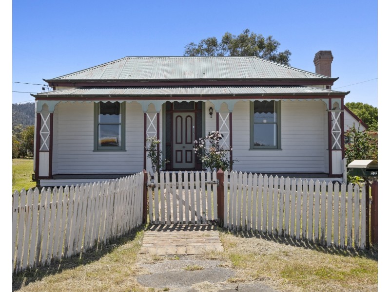 120 Arthur Highway, Dunalley TAS 7177