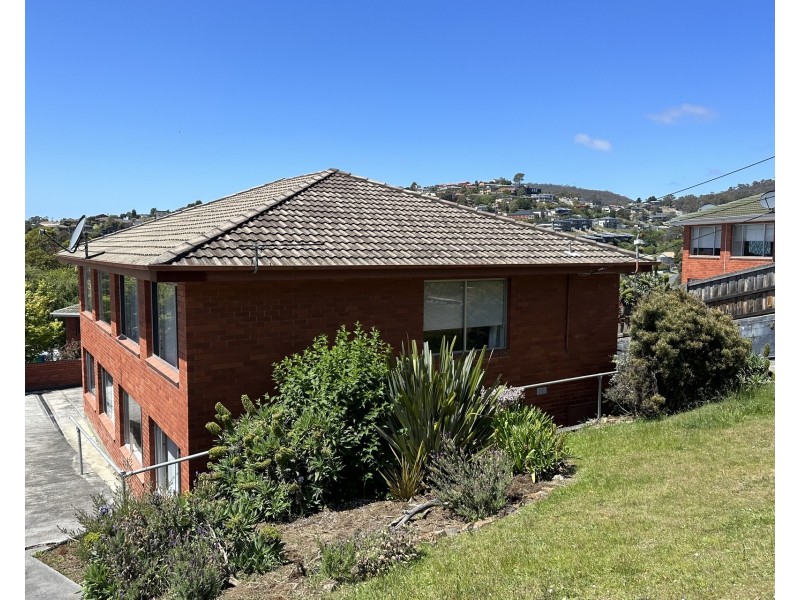 1/8 Wallace Avenue, Lenah Valley TAS 7008