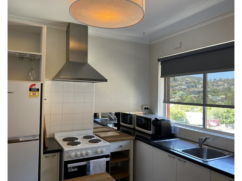 1/8 Wallace Avenue, Lenah Valley TAS 7008