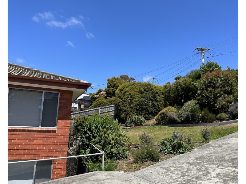1/8 Wallace Avenue, Lenah Valley TAS 7008