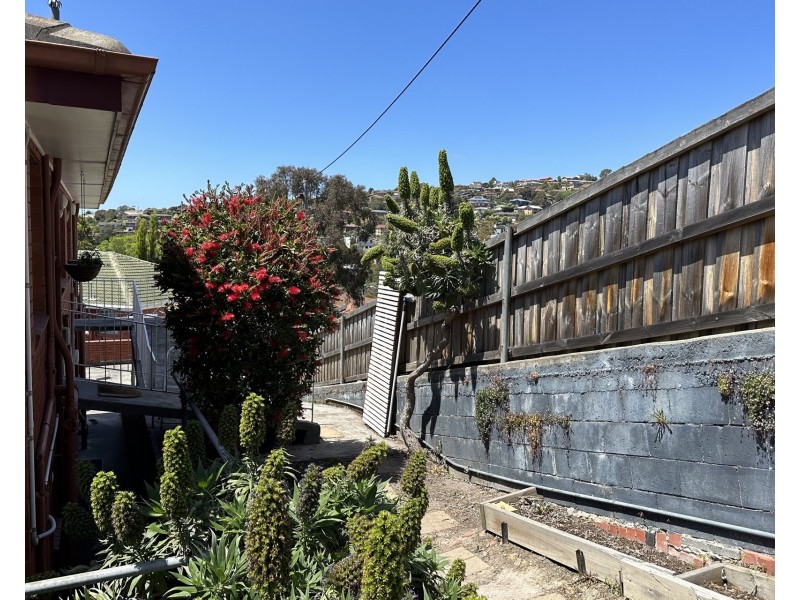 1/8 Wallace Avenue, Lenah Valley TAS 7008