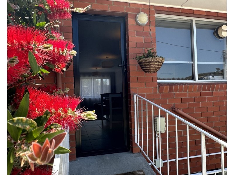 1/8 Wallace Avenue, Lenah Valley TAS 7008