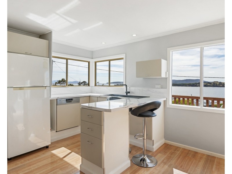 54 Bay Road, Boomer Bay TAS 7177