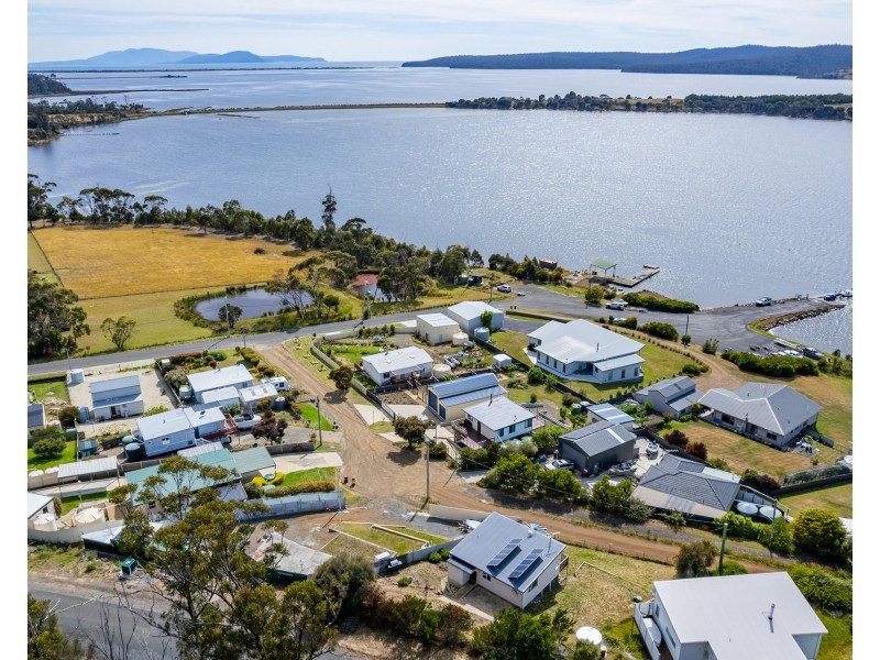 54 Bay Road, Boomer Bay TAS 7177