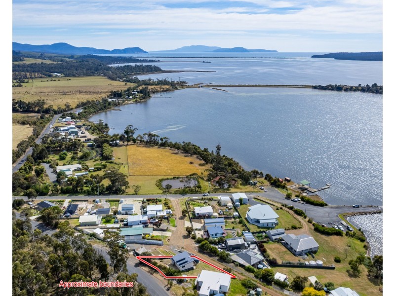 54 Bay Road, Boomer Bay TAS 7177