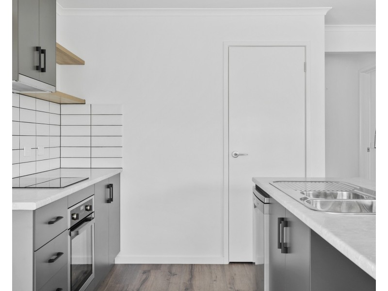 1B Raynors Road, Midway Point TAS 7171
