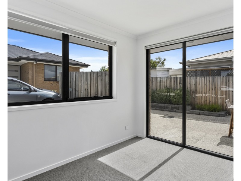 1B Raynors Road, Midway Point TAS 7171