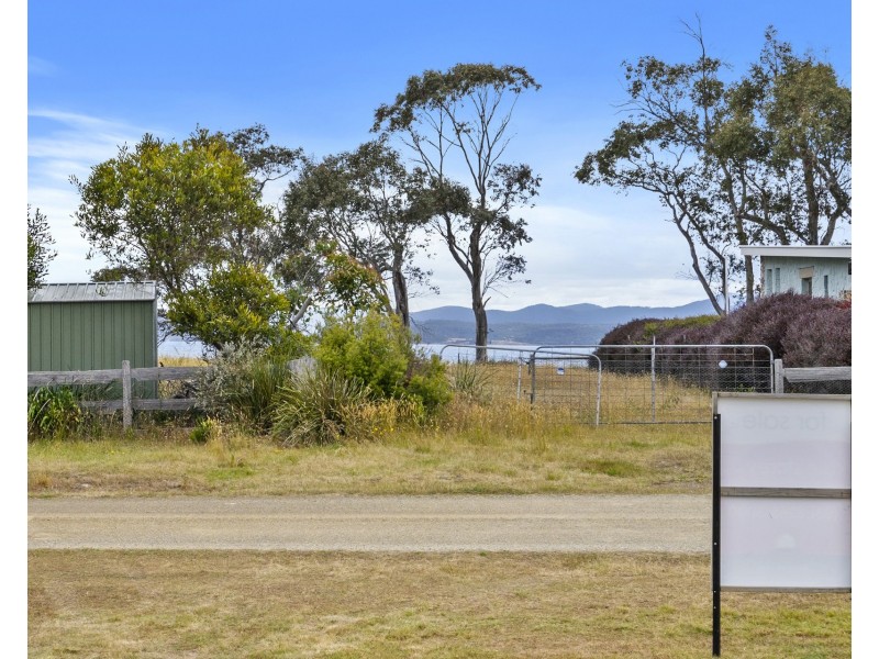 15 Cliffords Road, Saltwater River TAS 7186