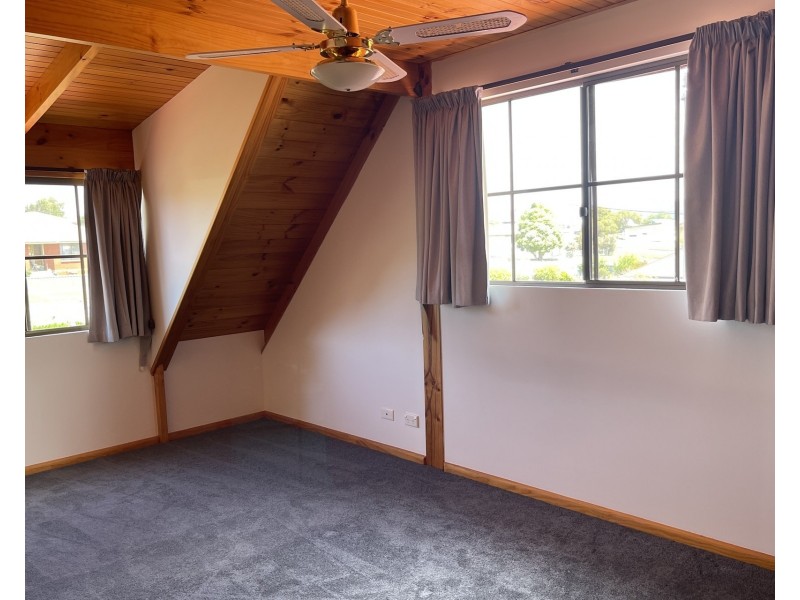 15 Roberts Street, Triabunna TAS 7190