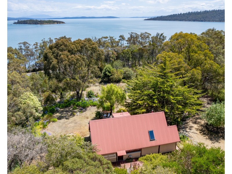 5629 Arthur Highway, Eaglehawk Neck TAS 7179
