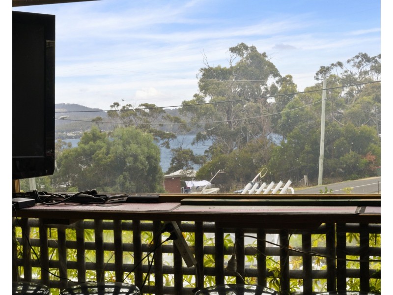 2 Stacey Street, White Beach TAS 7184