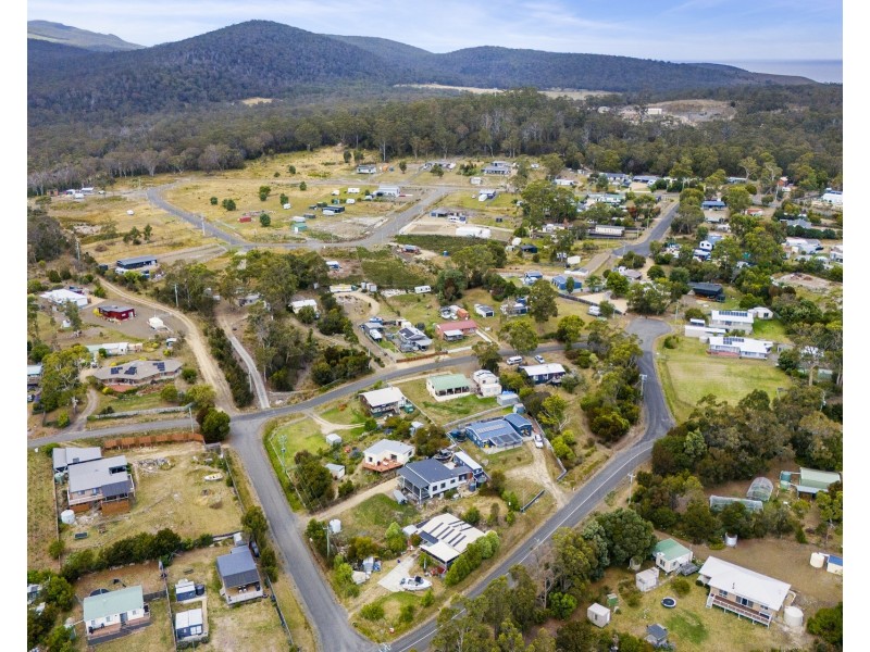 2 Stacey Street, White Beach TAS 7184