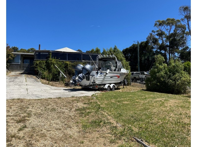 2 Stacey Street, White Beach TAS 7184