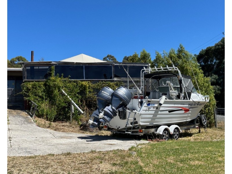 2 Stacey Street, White Beach TAS 7184