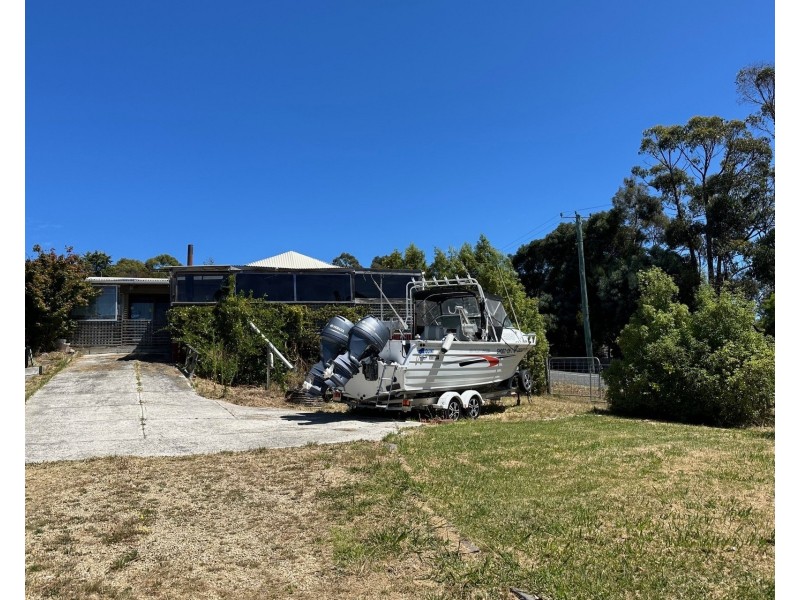 2 Stacey Street, White Beach TAS 7184