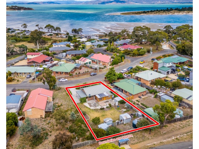 6 Sandy Point Avenue, Dodges Ferry TAS 7173
