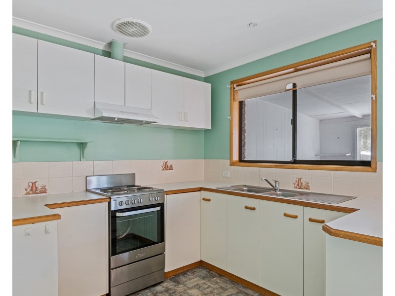6 Sandy Point Avenue, Dodges Ferry TAS 7173