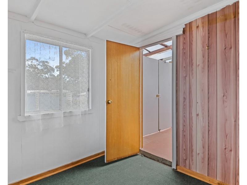 6 Sandy Point Avenue, Dodges Ferry TAS 7173